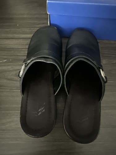 White Mountain KOYA Solid Black Leather Clogs Mules Shoes Womens SIZE 8.5 M - Thumbnail 3