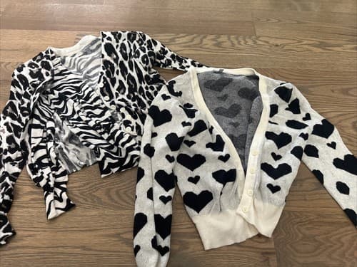 Charlotte Russe Juniors Sweaters Size XS Crop Top Long Sleeve With Buttons - Image 1