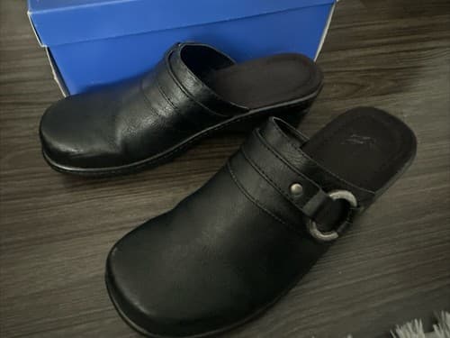 White Mountain KOYA Solid Black Leather Clogs Mules Shoes Womens SIZE 8.5 M - Thumbnail 2
