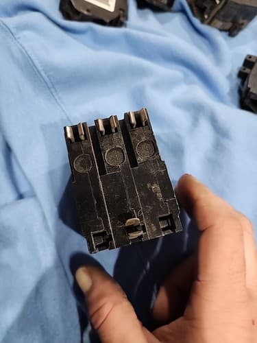 Square D QO325 Circuit Breaker 25 Amp 3 Pole 240 V - Thumbnail 2