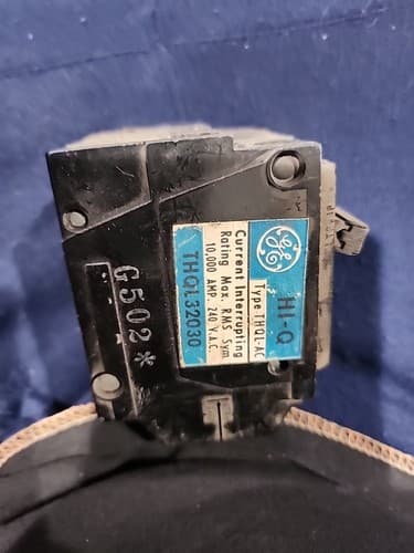 General Electric THQL32030 3 Pole 30 Amp 240VAC Plug In Molded Case GE Breaker - Thumbnail 2