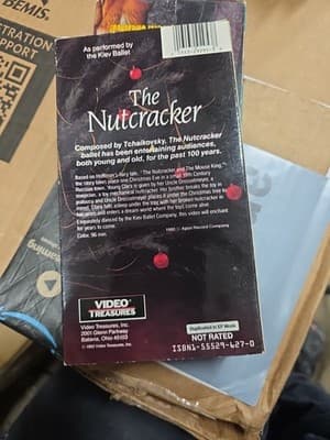 "THE NUTCRACKER" on VHS As performed by the Kiev Ballet - Thumbnail 2