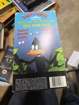 Vintage 1994 VHS ‘Daffy Duck And Friends: Daffy And The Dinosaur’ Used - Thumbnail 2