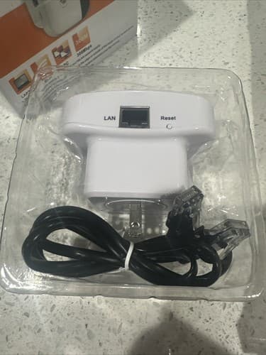 WiFi Range Extender/Wireless 300Mbps Access Point 2.4GHz High Speed Network - Thumbnail 2