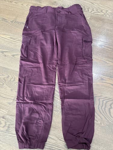 Under Armour Size M Jogger Cargo Pants Purple - Image 1