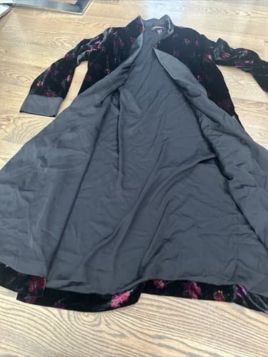 Victoria's Secret Floral Roses Black Bathrobe Women’s Size M - Thumbnail 3