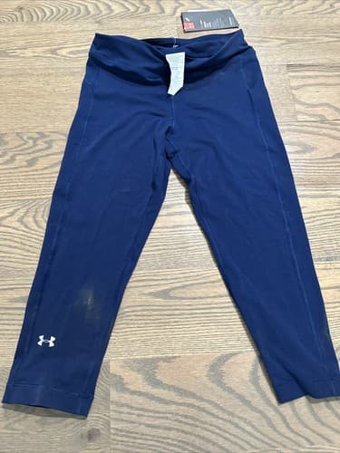 Under Armour Capri Leggings Womens Size Small - Image 1