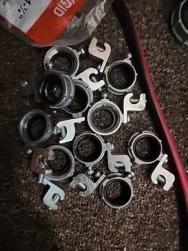 10 New Bridgeport 3/4" Insulated Ground Bushing 382-DC Connectors - Image 1