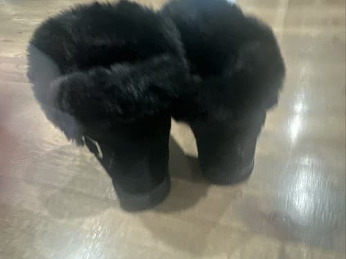 Bamboo Women Faux Suede Black ankle Booties with faux Fur lining Size 8.5 - Thumbnail 3