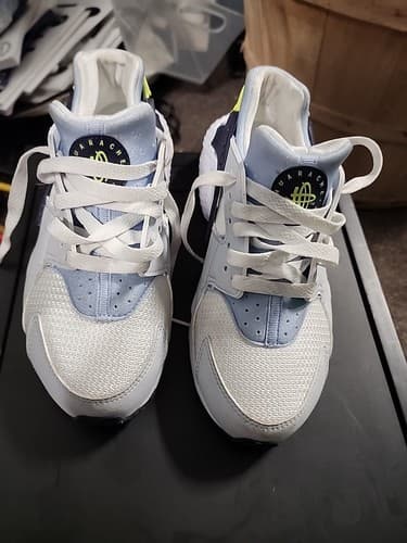 Nike Boys Huarache Run DV3479-100 White Running Shoes Sneakers Size 5Y - Image 1