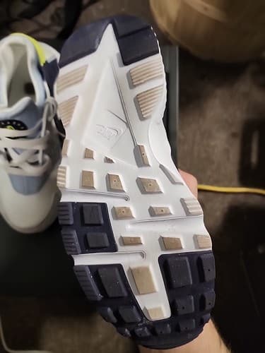 Nike Boys Huarache Run DV3479-100 White Running Shoes Sneakers Size 5Y - Thumbnail 4