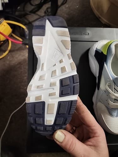 Nike Boys Huarache Run DV3479-100 White Running Shoes Sneakers Size 5Y - Thumbnail 3
