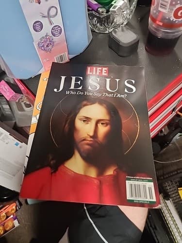 LIFE JESUS; WHO DO YOU SAY THAT I AM? 2022 MAGAZINE ; - Image 1