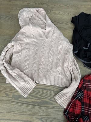 Women’s Sweatshirts Size Medium Lot Of 3 - Thumbnail 3