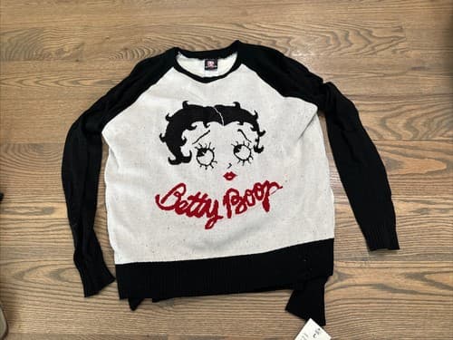 Betty Boop Womens Fuzzy Embroidered Fleece Sweatshirt Crew Neck Top Size L New