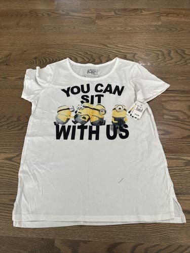 despicable me Ivory t-shirt, size M. New with tags - Image 1
