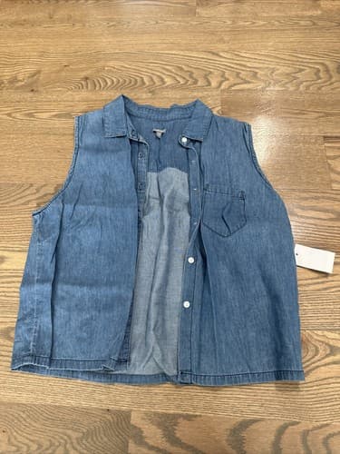 Charlotte Russe Blue Denim Sleeveless Button Down Size M - Image 1