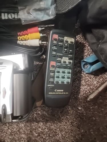 CanonZR10 Digital MiniDV Camcorder with Battery Pack, No Charger** - Thumbnail 4