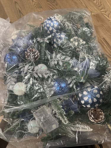 WANNA-CUL Pre-Lit 6 ft Silver Blue Christmas Garland Decor with Lights - Thumbnail 2