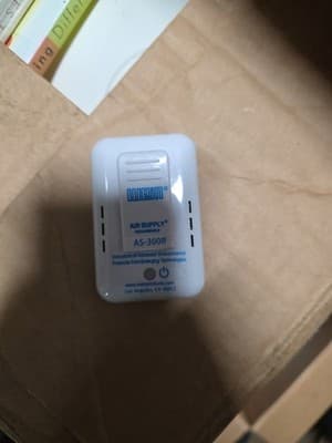Wein AS300 Personal Air Purifier - Rechargeable - Image 1