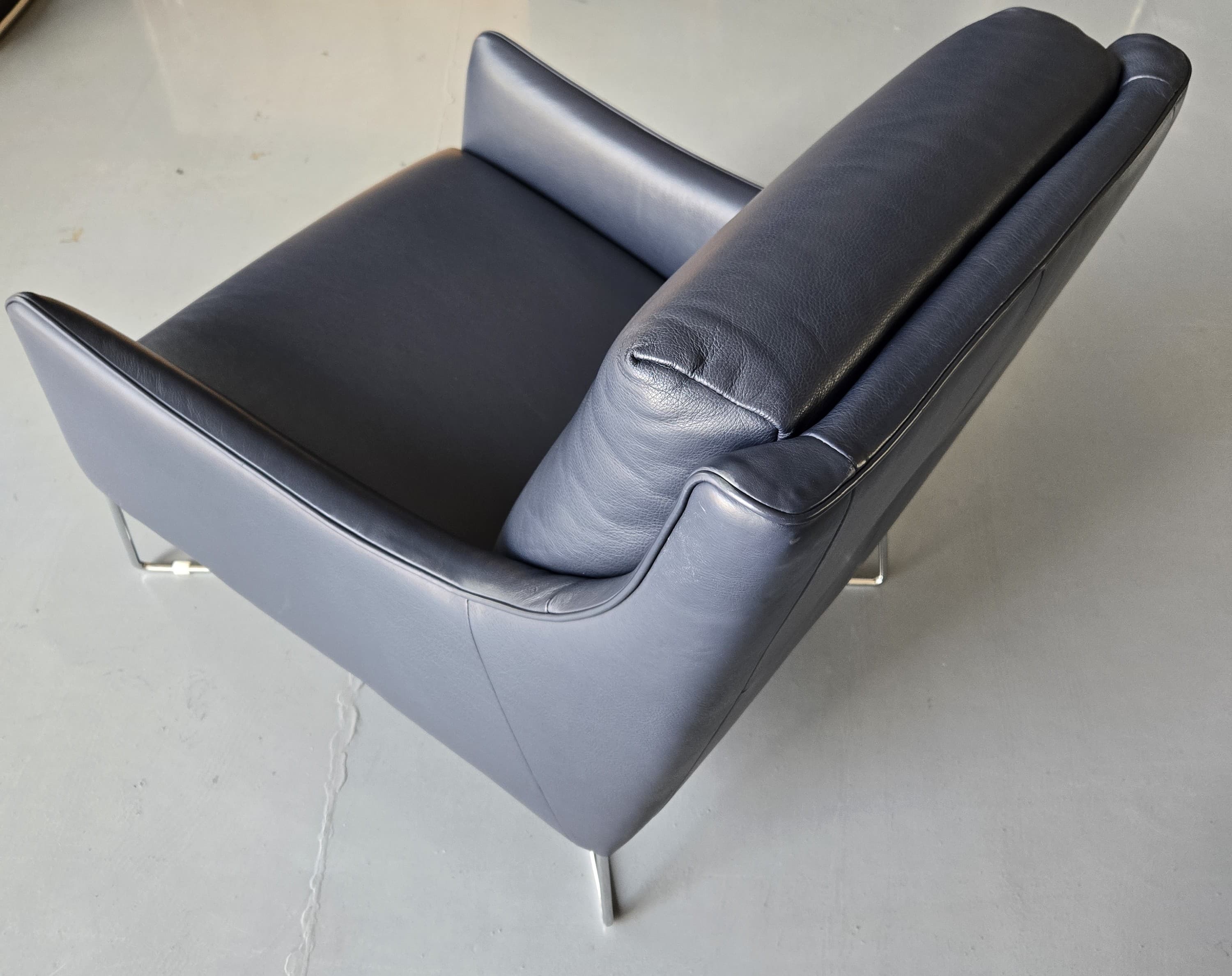 Natuzzi Editions Regina Armchair (CT15), Dark Blue Leather, Chrome base - Thumbnail 5