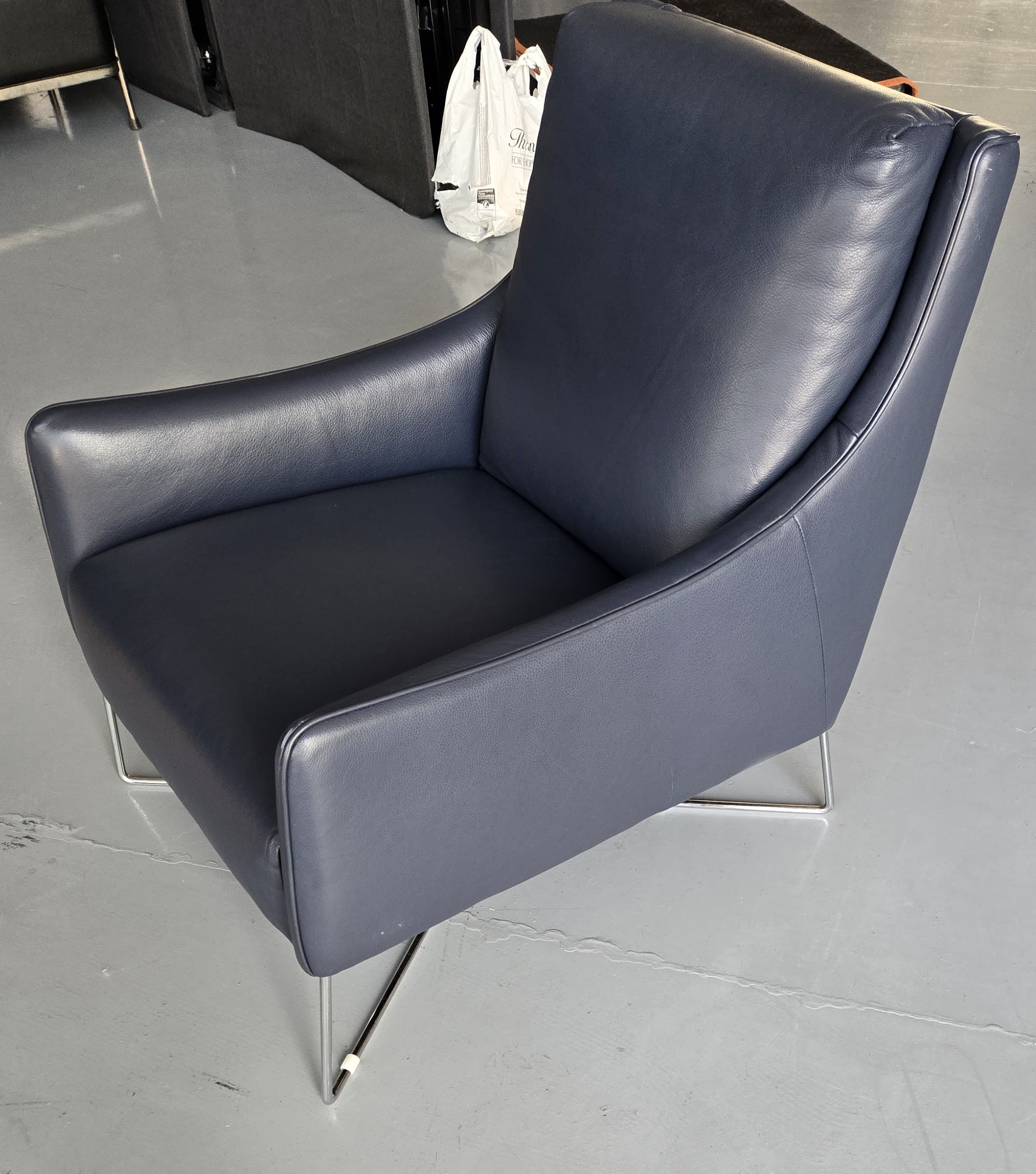 Natuzzi Editions Regina Armchair (CT15), Dark Blue Leather, Chrome base - Thumbnail 4
