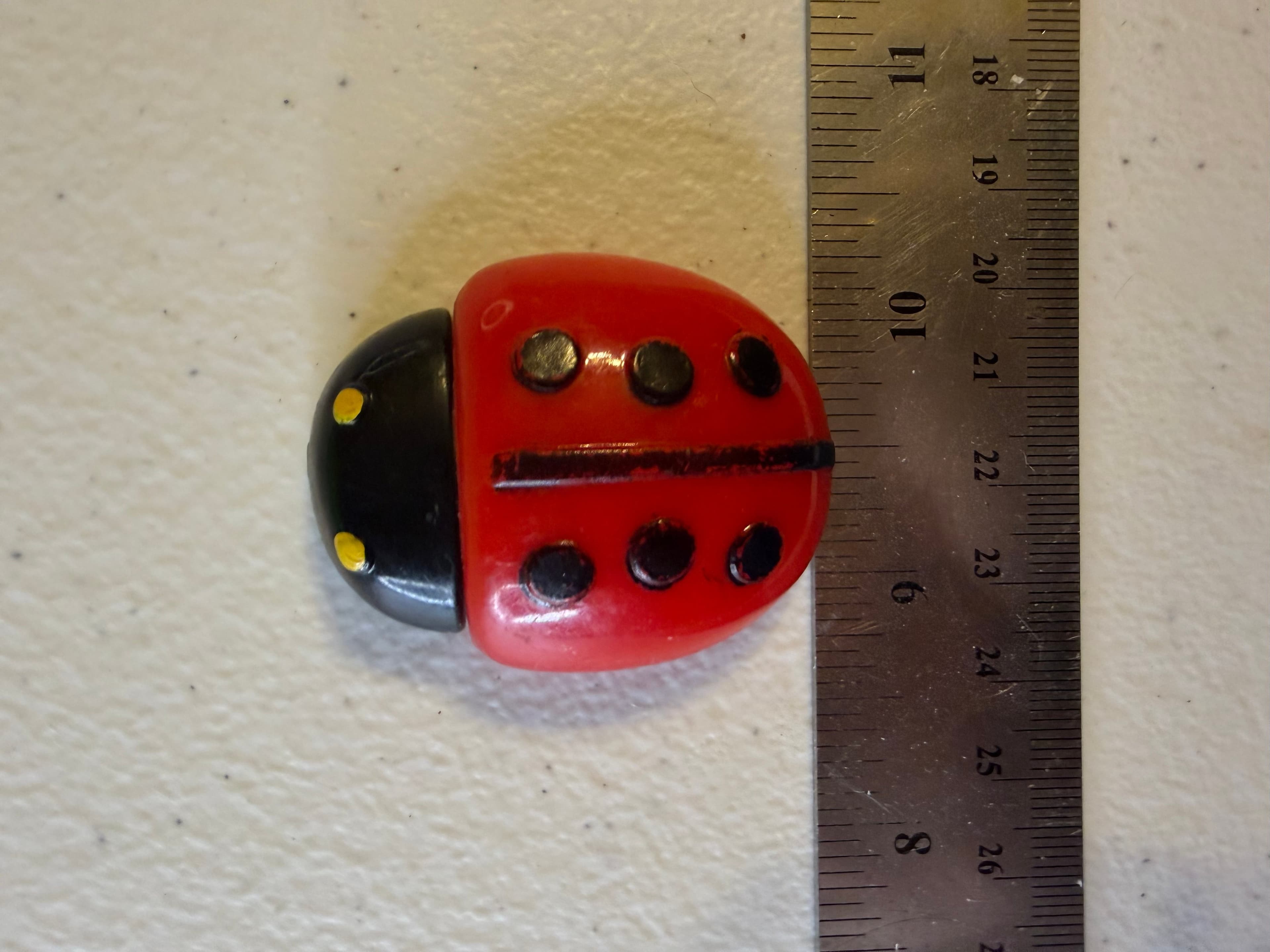 Vintage Ladybug Magnet Memo Clip Holder Plastic Red Black 70s 80s Kitsch Kitchen - Image 1