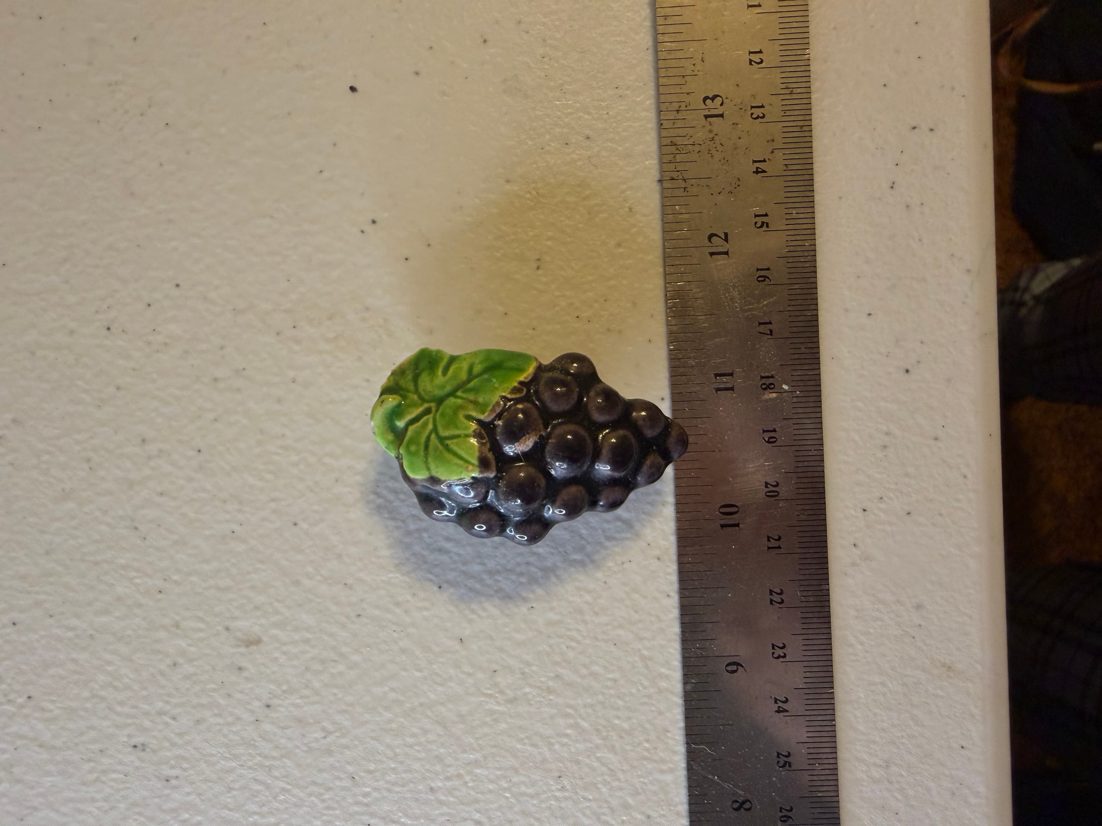 Vintage Ceramic Grape Cluster Magnet Purple Hand Painted Cottagecore Kitchen Decor - Thumbnail 2