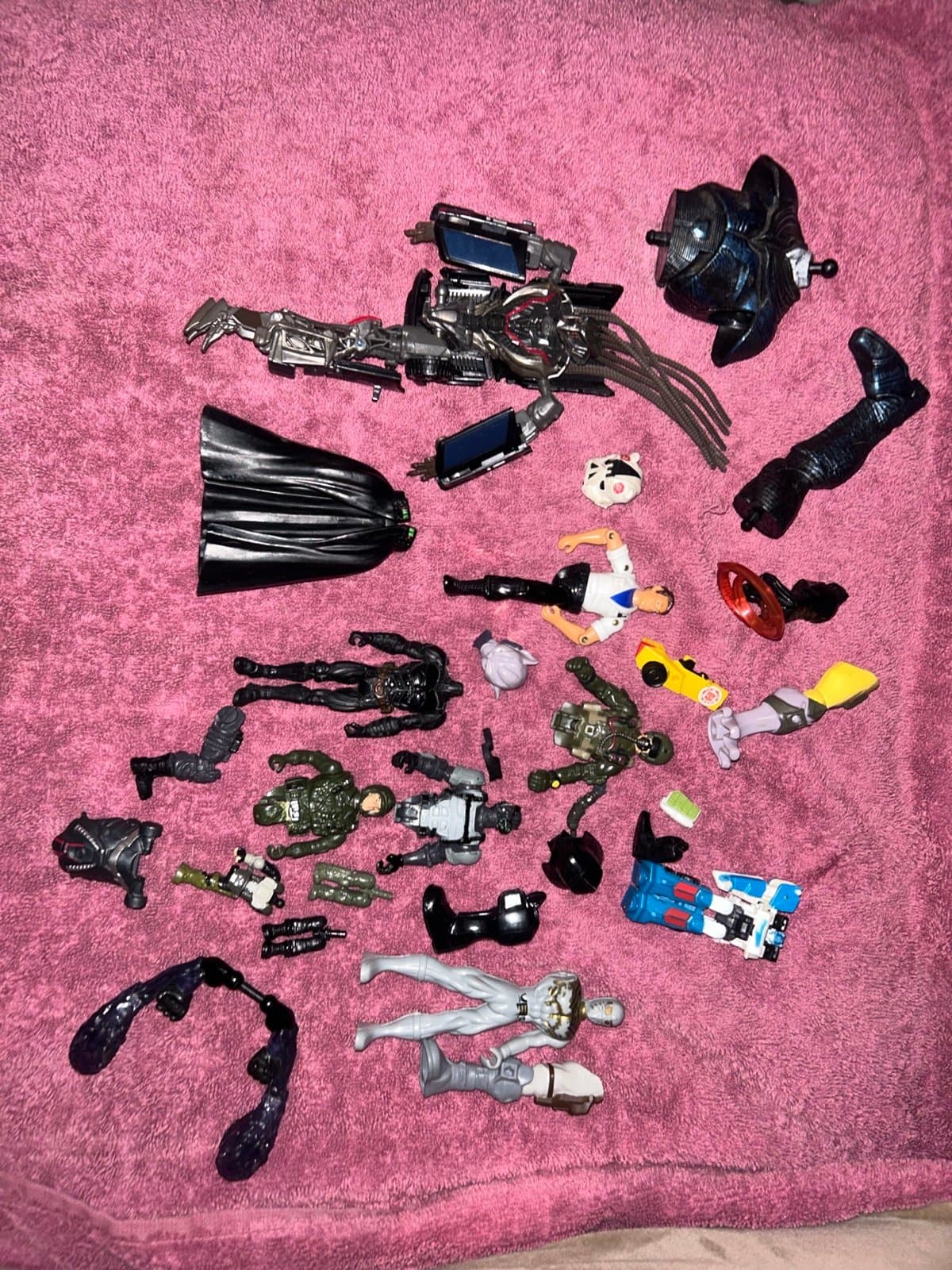 Parts lot transformers, G.I. Joe’s Batman there’s all kinds of parts - Image 1