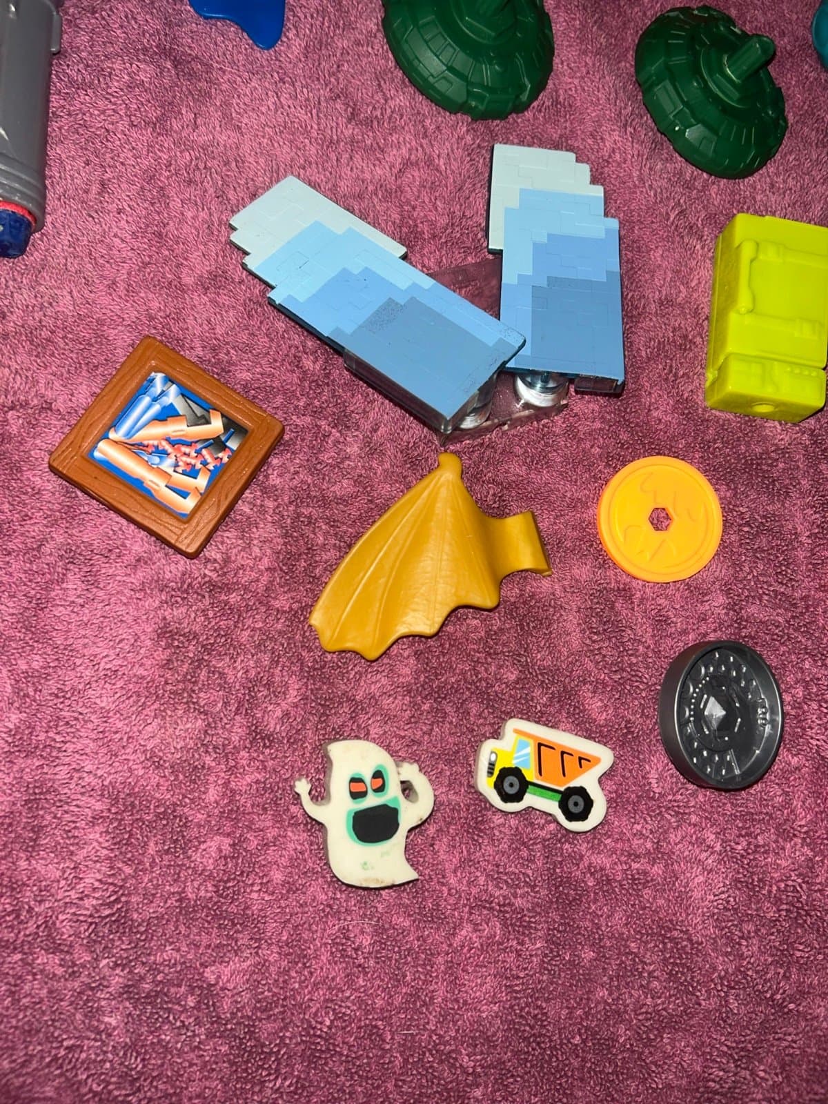 Miscellaneous parts and toys for boys ninja turtle G.I. Joe all different parts - Thumbnail 3
