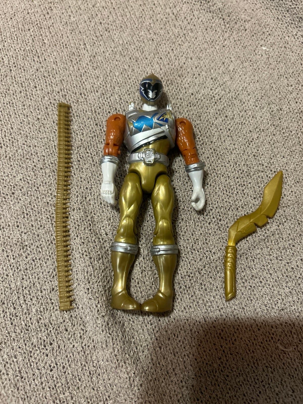 Power Rangers Dino Super Charge Gold Ranger Action Figure - Image 1