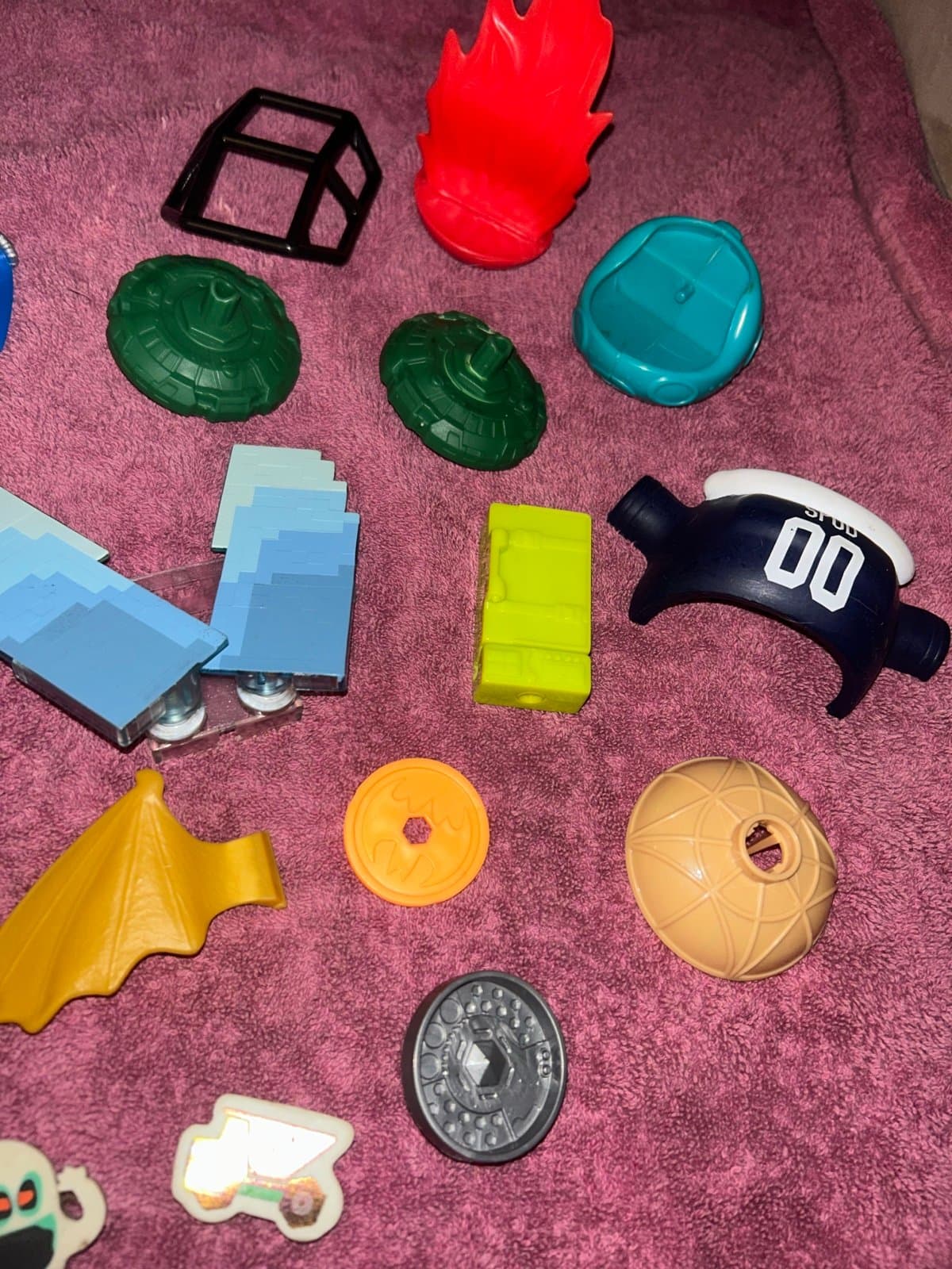 Miscellaneous parts and toys for boys ninja turtle G.I. Joe all different parts - Thumbnail 2