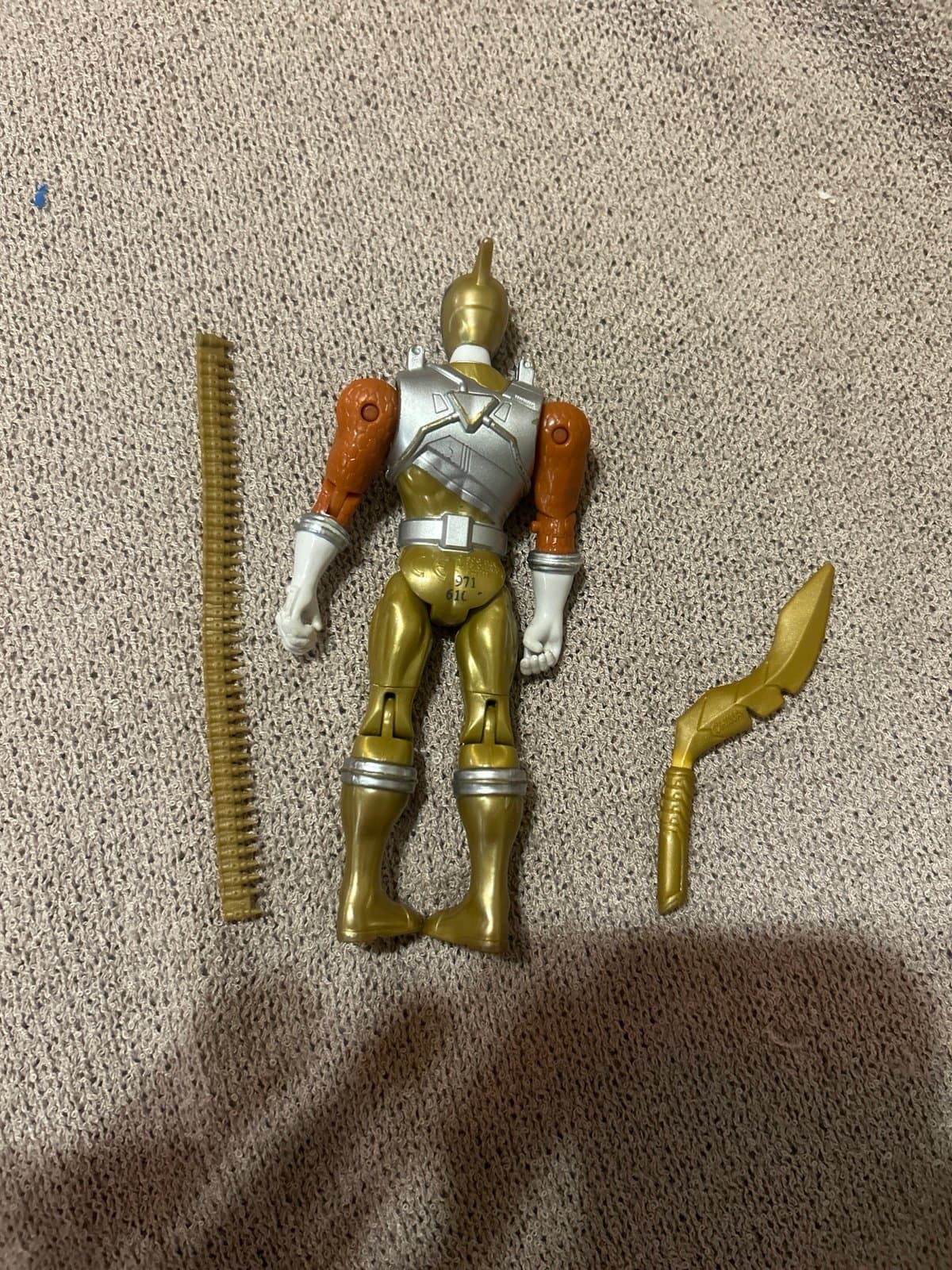 Power Rangers Dino Super Charge Gold Ranger Action Figure - Thumbnail 3