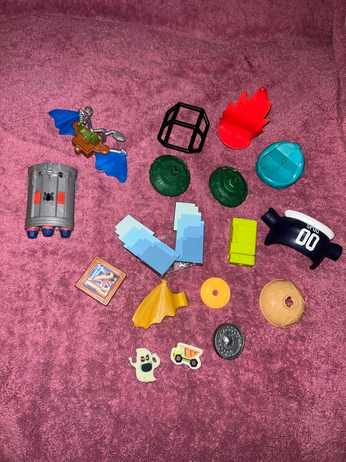 Miscellaneous parts and toys for boys ninja turtle G.I. Joe all different parts - Thumbnail 4