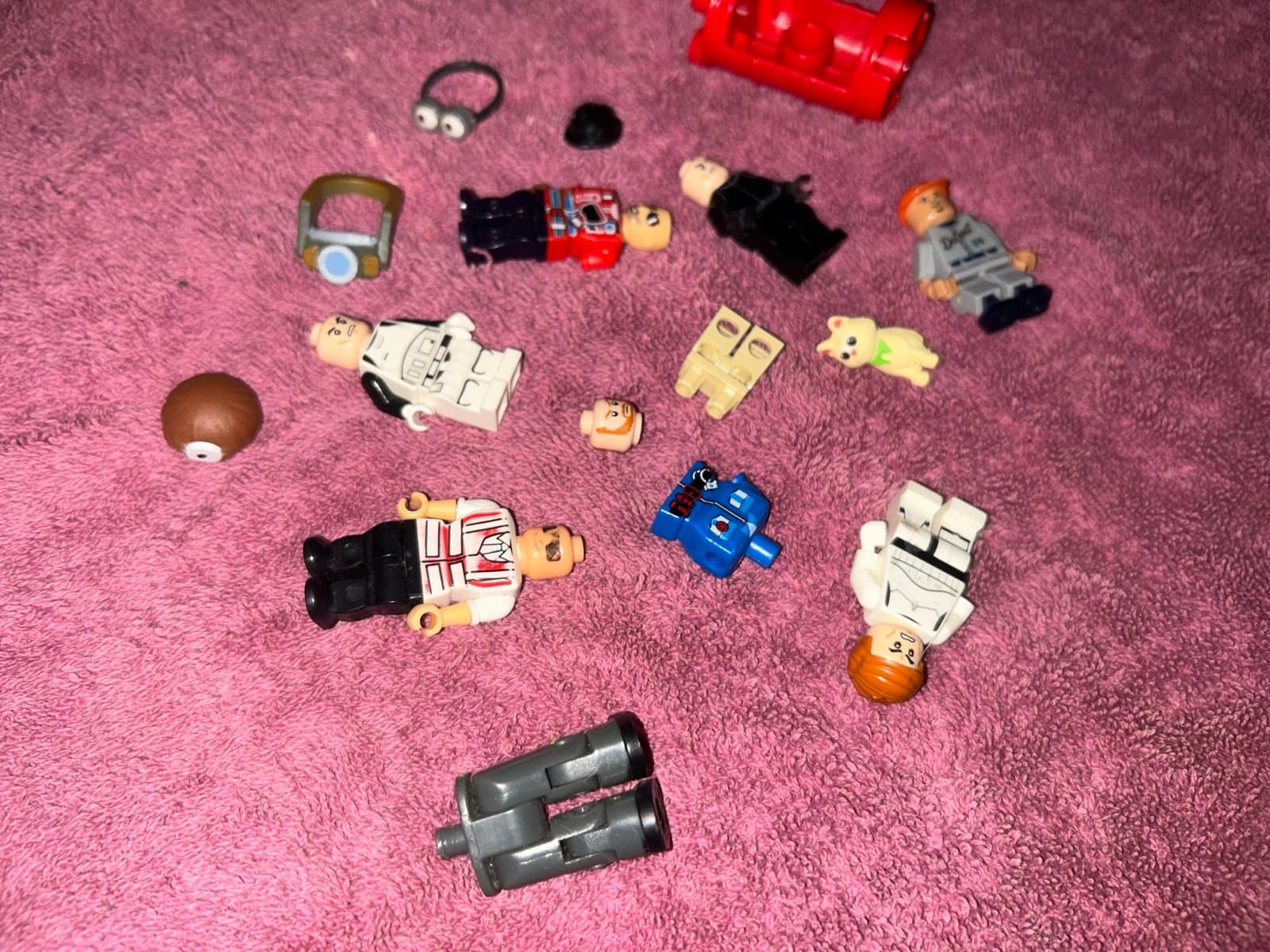 Lego men and accessories some parts - Thumbnail 4