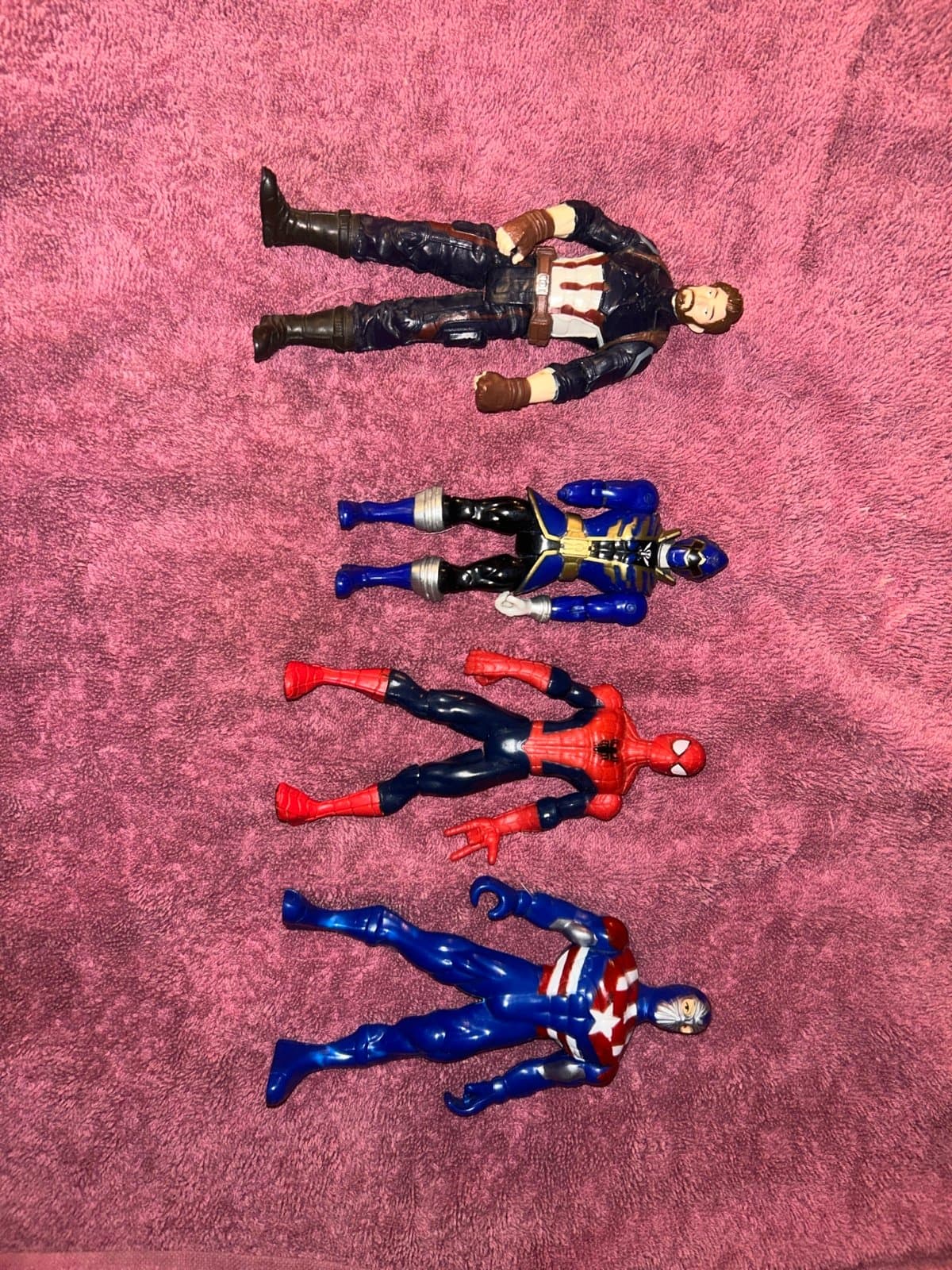 Dc and marvel lot one has a missing part of his arm - Image 1