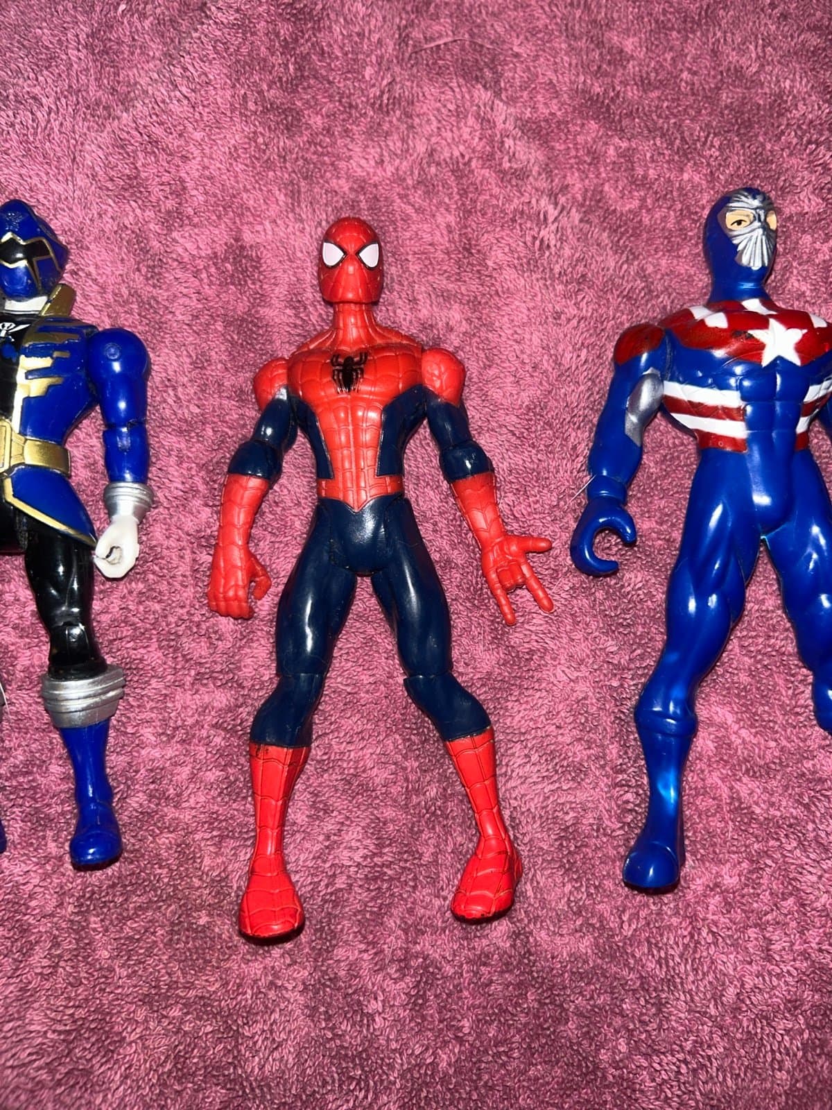Dc and marvel lot one has a missing part of his arm - Thumbnail 4