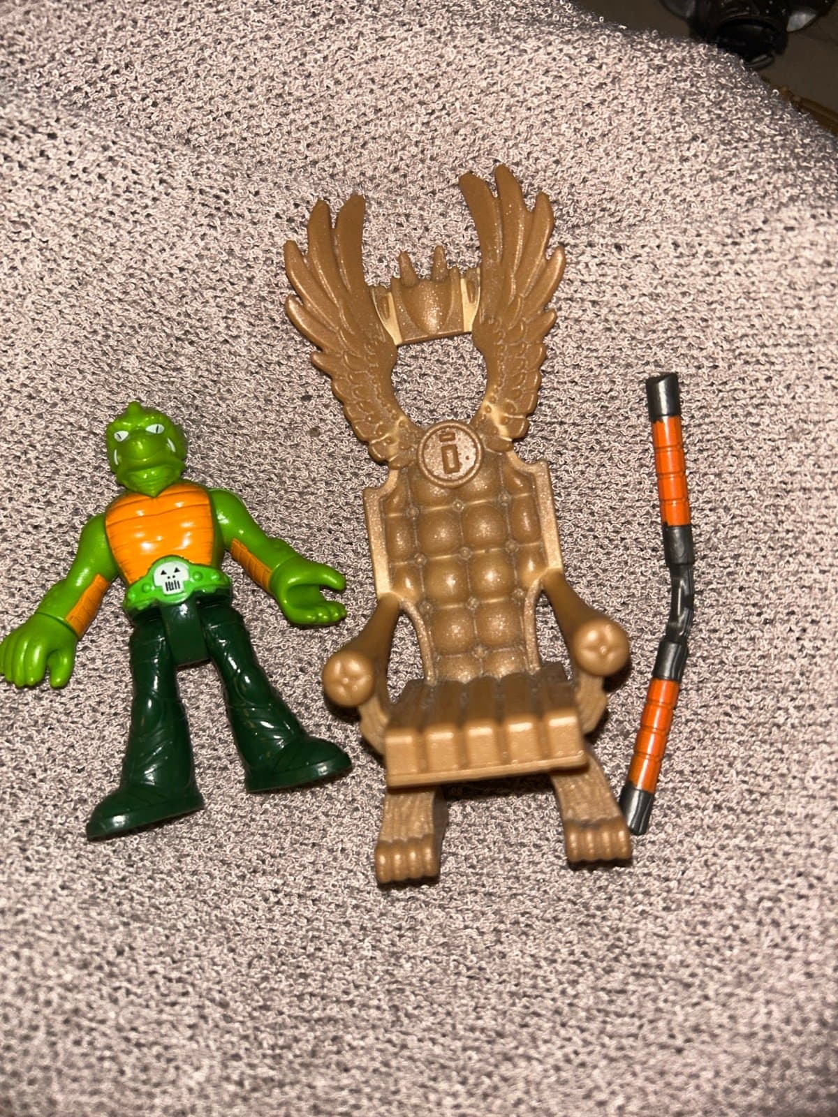 Fisher Price Imaginext Lizard Man Action Figure plus extras - Thumbnail 2