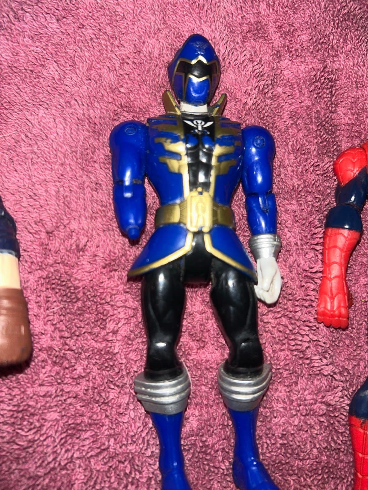 Dc and marvel lot one has a missing part of his arm - Thumbnail 2