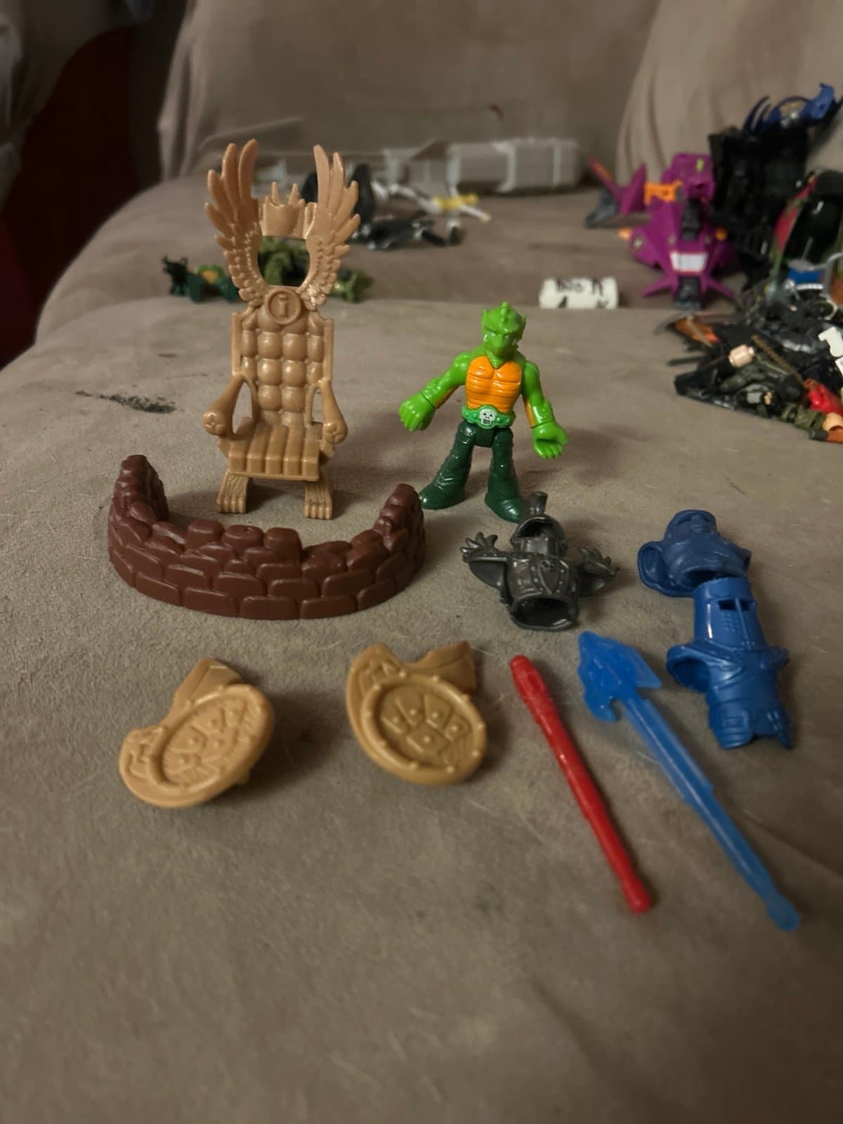 Fisher Price Imaginext Lizard Man Action Figure plus extras - Thumbnail 4
