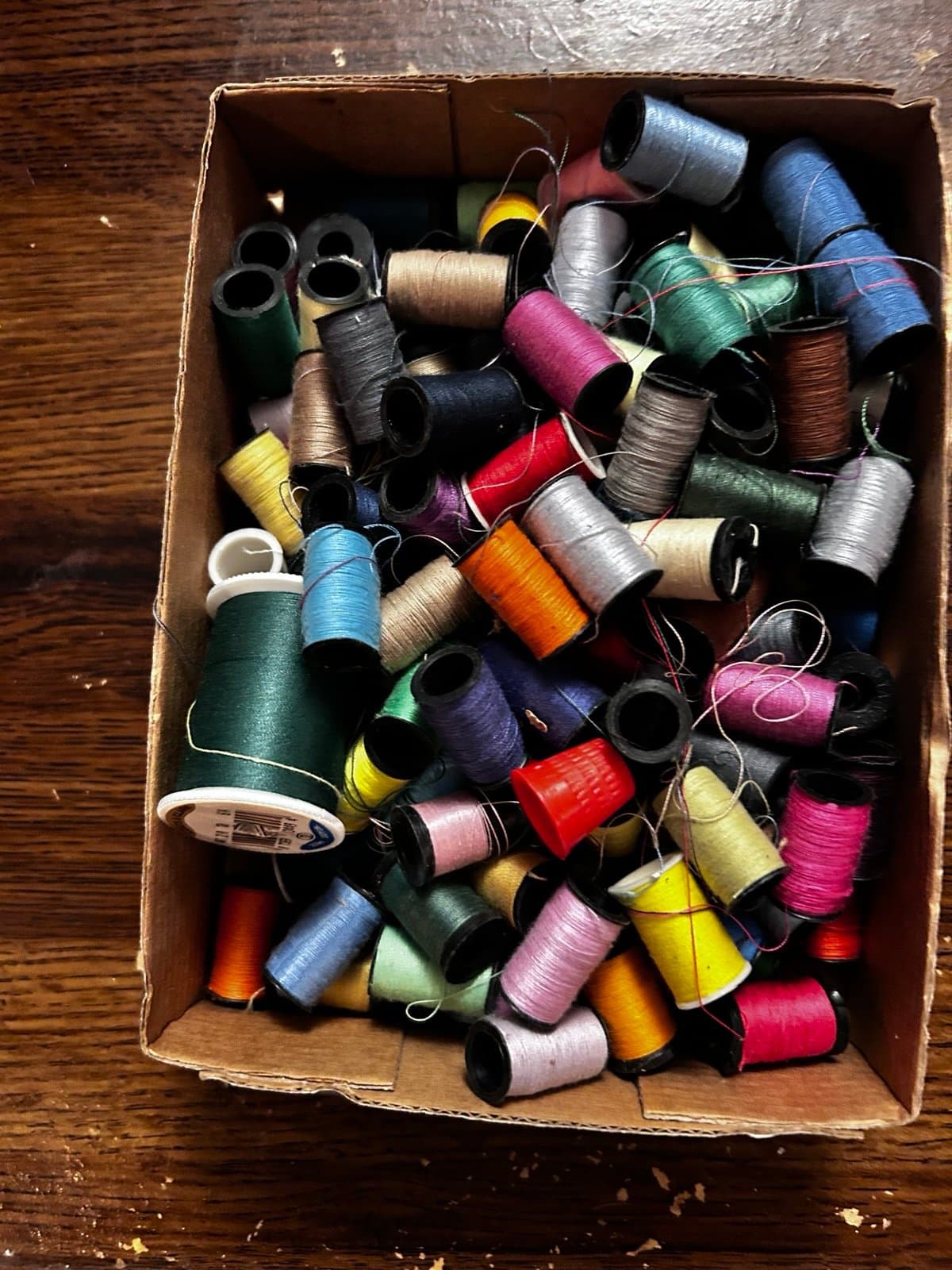 Thread box Comes with free gift (Craft items)