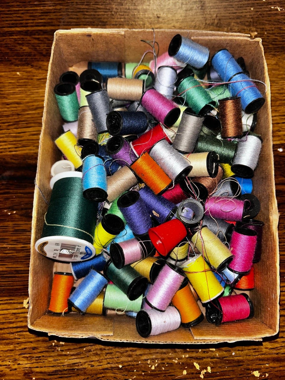 Thread box Comes with free gift (Craft items) - Thumbnail 3