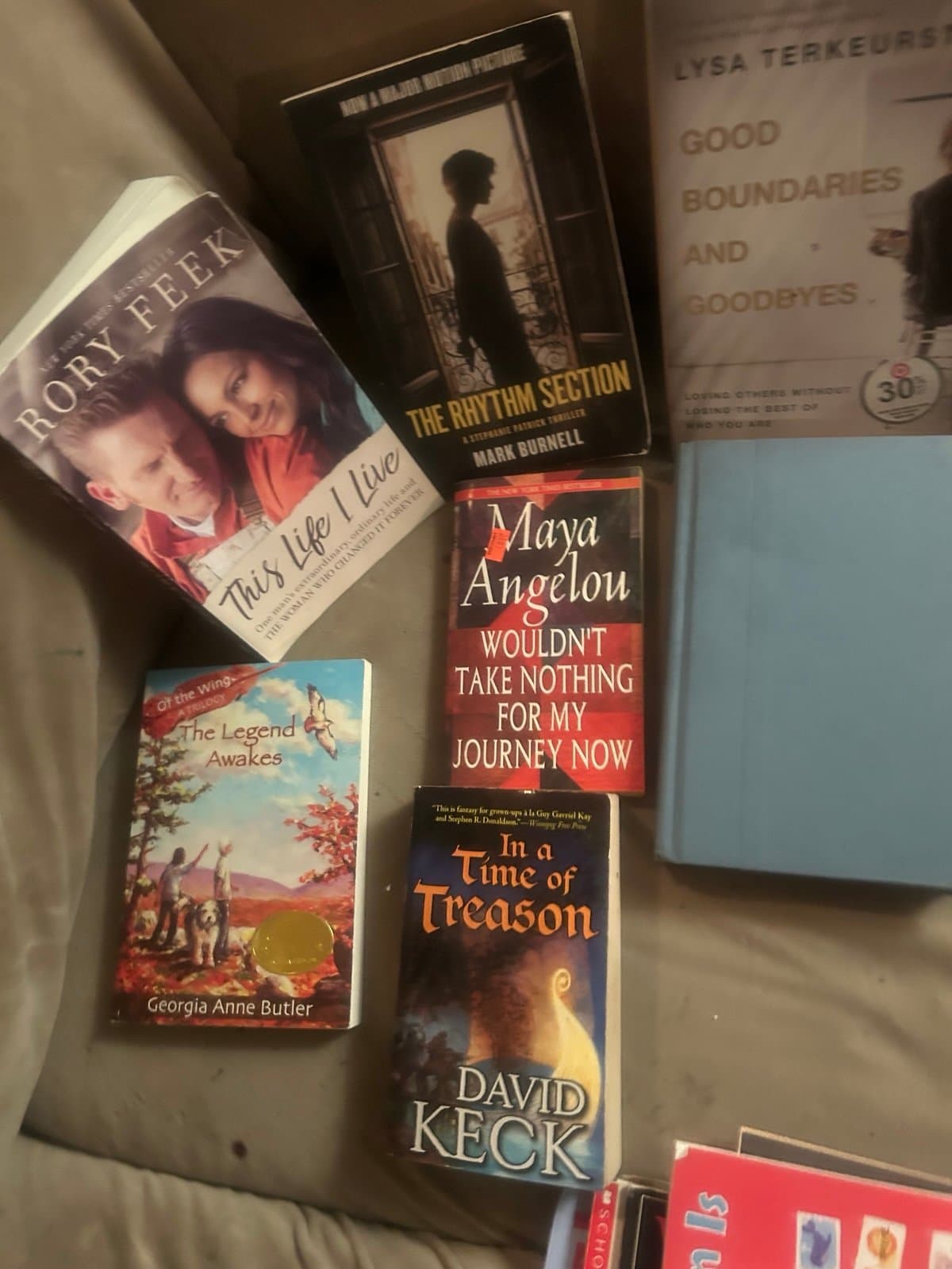 5 pounds of books each box is different each box will have kids books,adult cook - Thumbnail 4