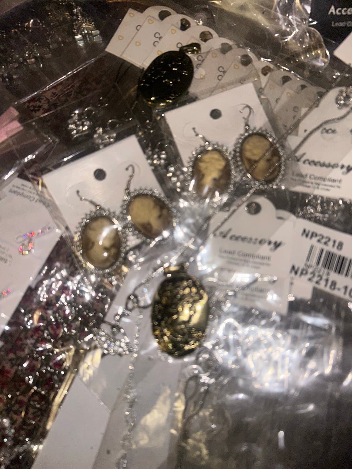 10 Pc Mixed Jewelry Lot earrings, necklaces, phone, charms rings pendant - Thumbnail 12