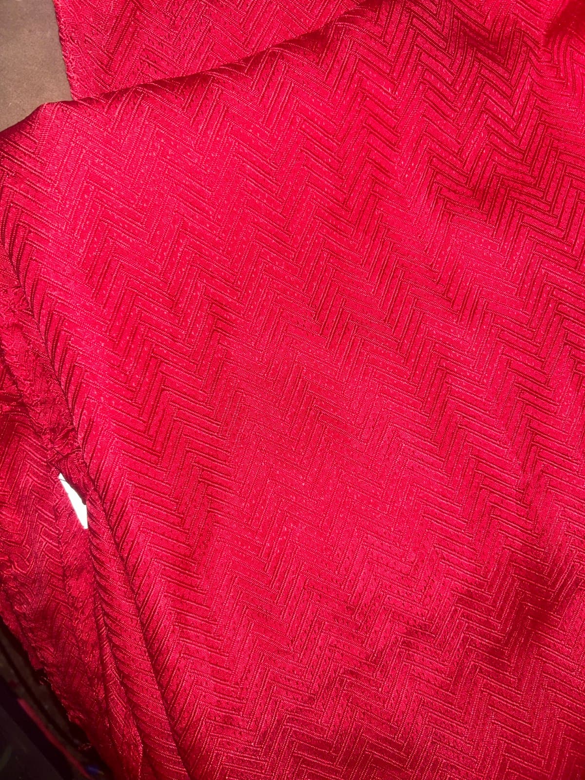 2/- couch pillows and a beautiful, long red tablecloth all brand new - Thumbnail 3