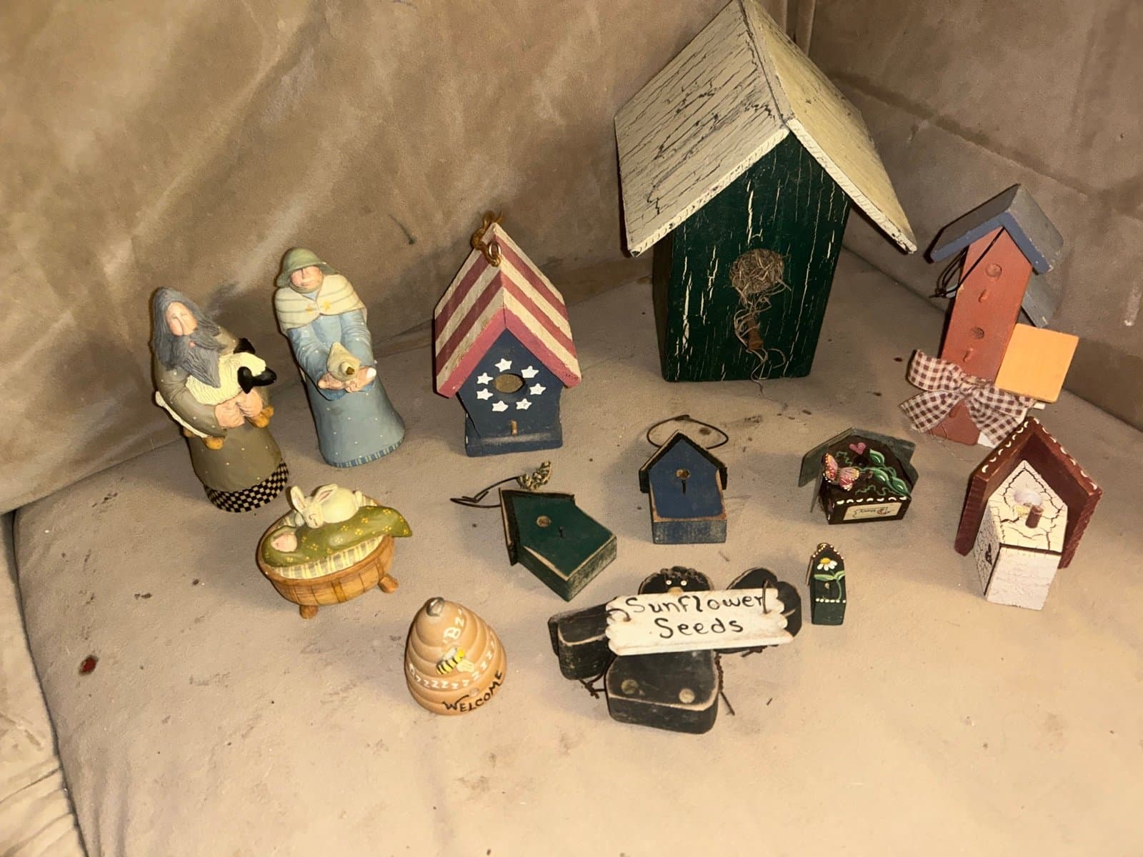 Birdhouse lot and more you’re getting all of it vintage items - Thumbnail 3