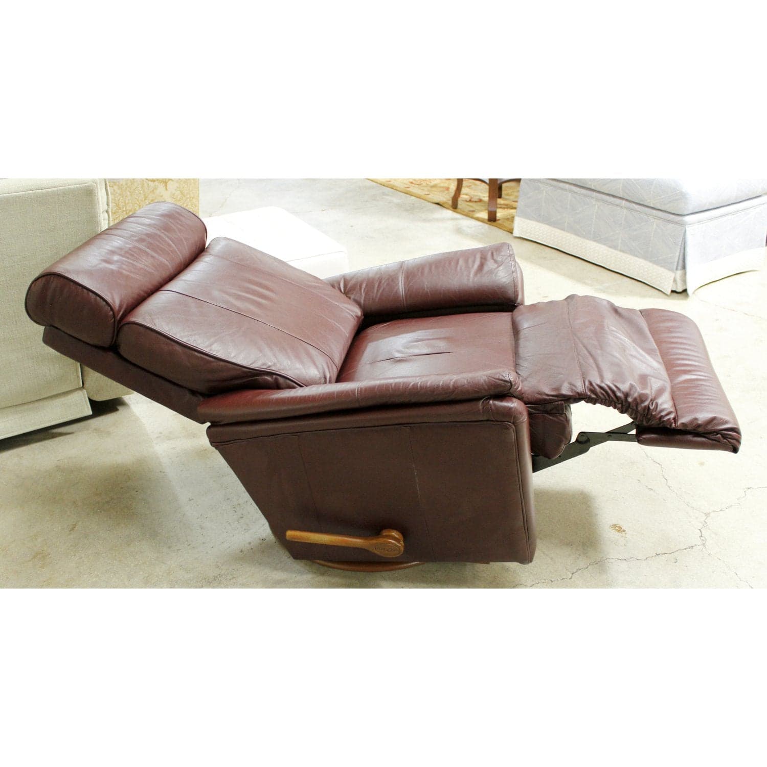 La-Z-Boy Cordovan Leather Swivel Recliner - Cordovan - Thumbnail 2