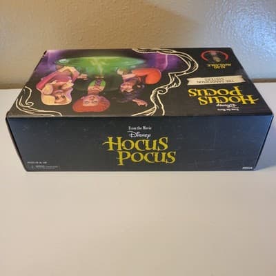 NECA Toony Terrors Disney Hocus Pocus Sanderson Sisters 6” Figure Set - Thumbnail 6