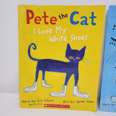 Pete the Cat Paperback Book Bundle Lot Of 2 Books Scholastic White Shoes Rocking - Thumbnail 3