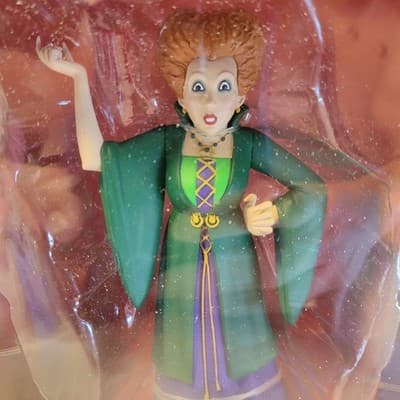 NECA Toony Terrors Disney Hocus Pocus Sanderson Sisters 6” Figure Set - Thumbnail 4